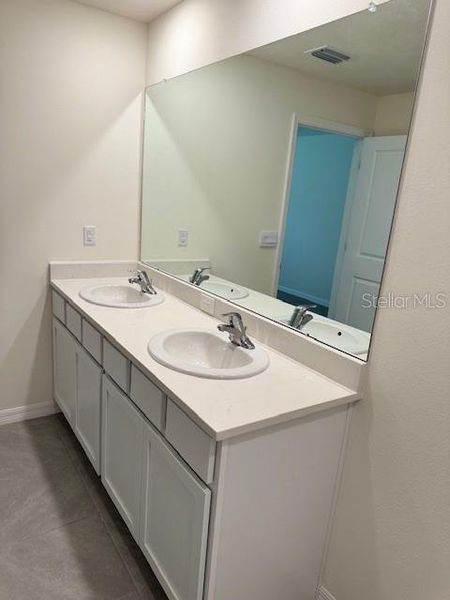 Furnished interior view inside a new home in Hernando County Spot Lots, Spring Hill (Image 7).