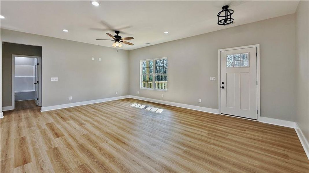 Spacious, unfurnished interior of a new home in , Calhoun (Image 9).