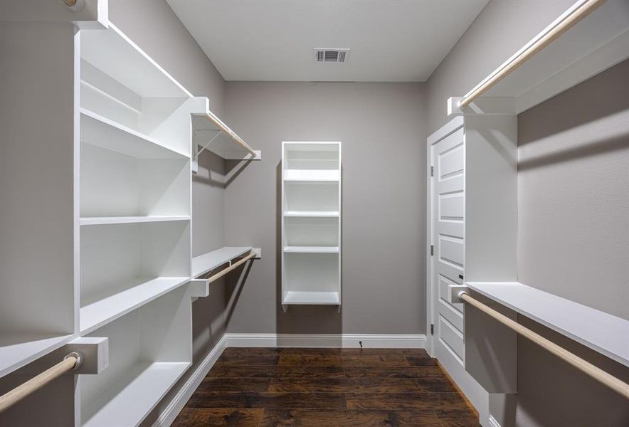 Furnished interior view inside a new home in , Cleburne (Image 33).