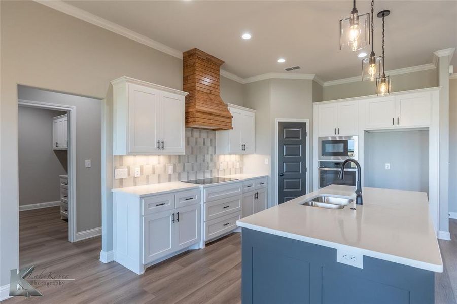 Furnished interior view inside a new home in , Abilene (Image 16).