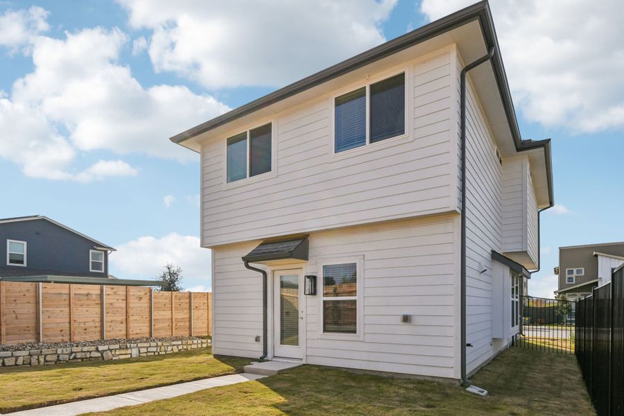 Representative exterior details of a home built from the Andrews by Pacesetter Homes in Blanco Vista, San Marcos (Image 3).