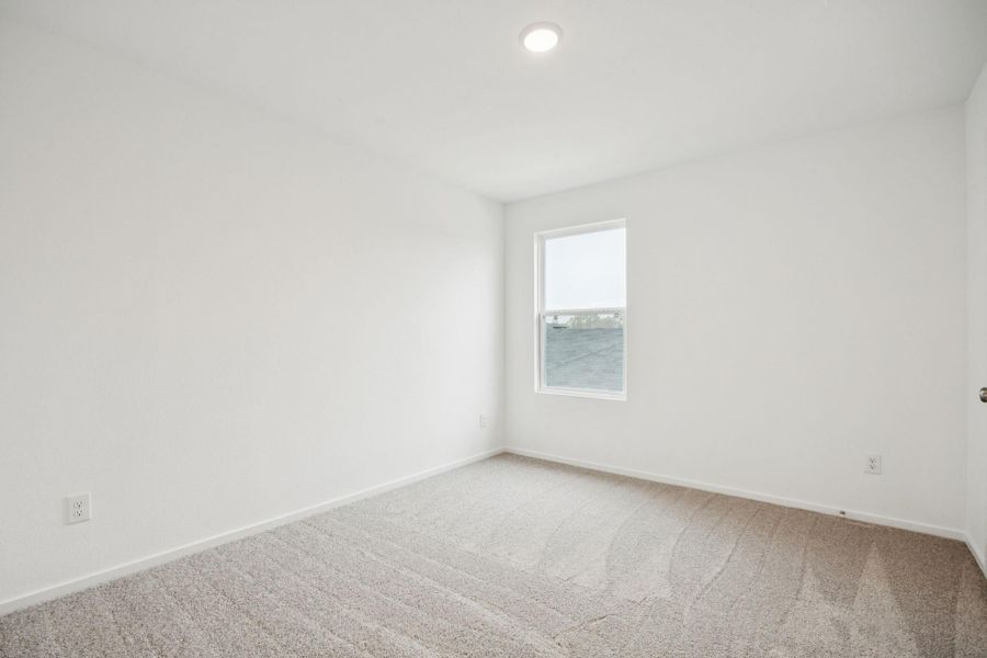 Spacious, unfurnished interior of a new home in Montgomery Bend, Montgomery (Image 16).