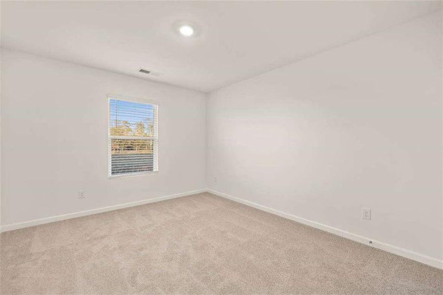 Spacious, unfurnished interior of a new home in Oakchase at Hampton, Hampton (Image 37).