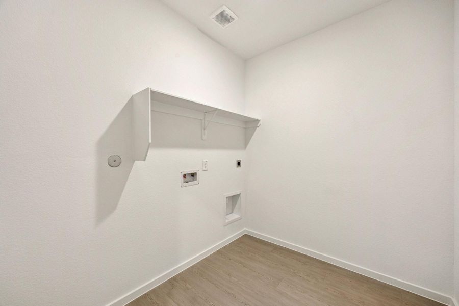 Spacious, unfurnished interior of a new home in Decker Farms, Magnolia (Image 21).