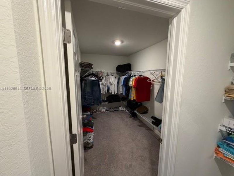 Image 29 of a home in .