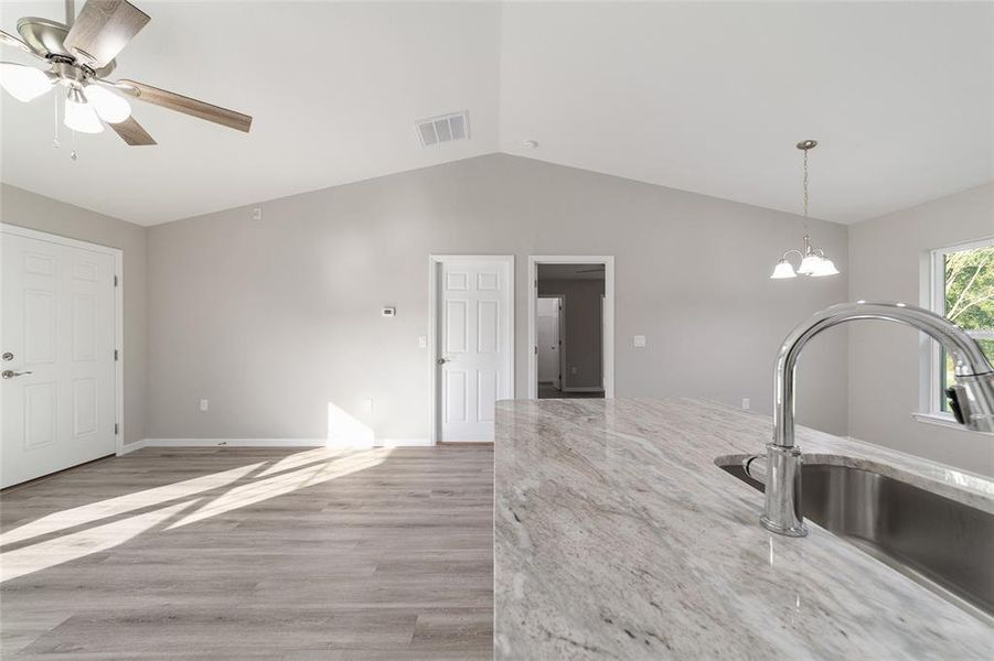 Spacious, unfurnished interior of a new home in , Ocala (Image 31).