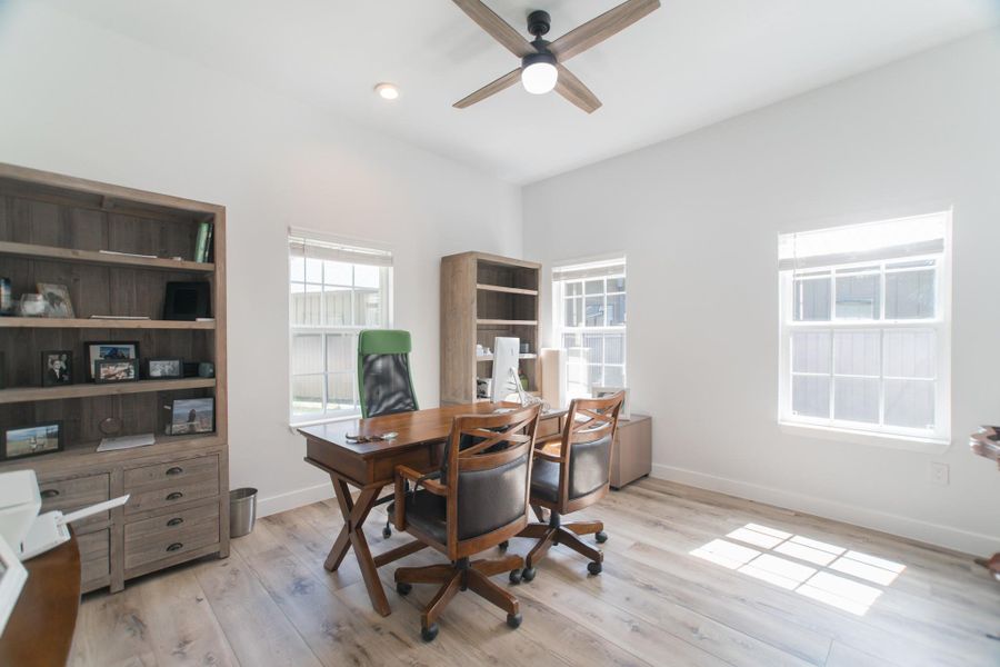 Office/TV Room! Office/TV Room!