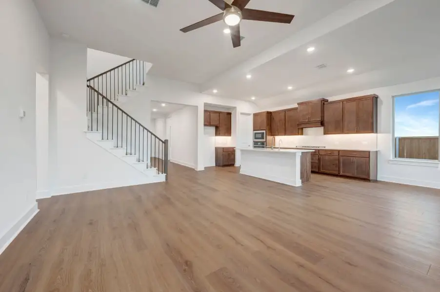Spacious, unfurnished interior of a new home in LaPrelle, Fort Worth (Image 15).