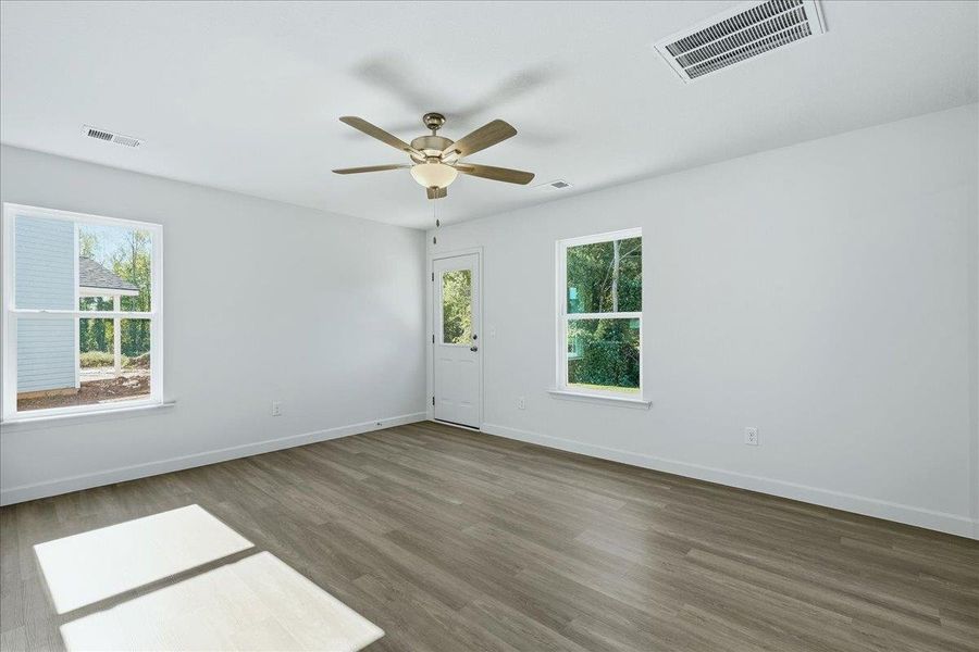 Spacious, unfurnished interior of a new home in Stones Throw, Inman (Image 15).