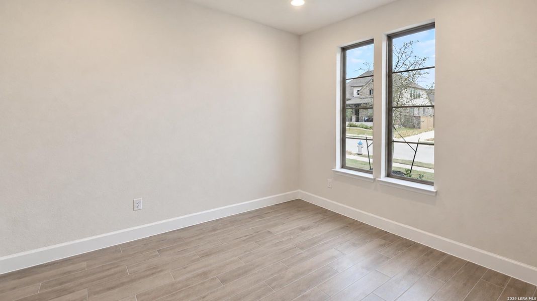 Spacious, unfurnished interior of a new home in Mayfair, New Braunfels (Image 17).