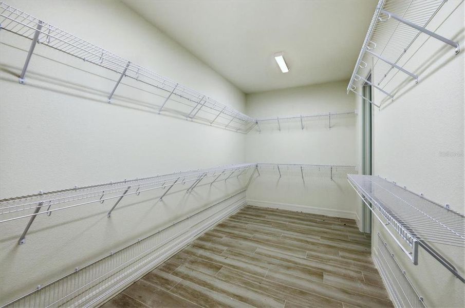 Spacious, unfurnished interior of a new home in , Port Charlotte (Image 14).