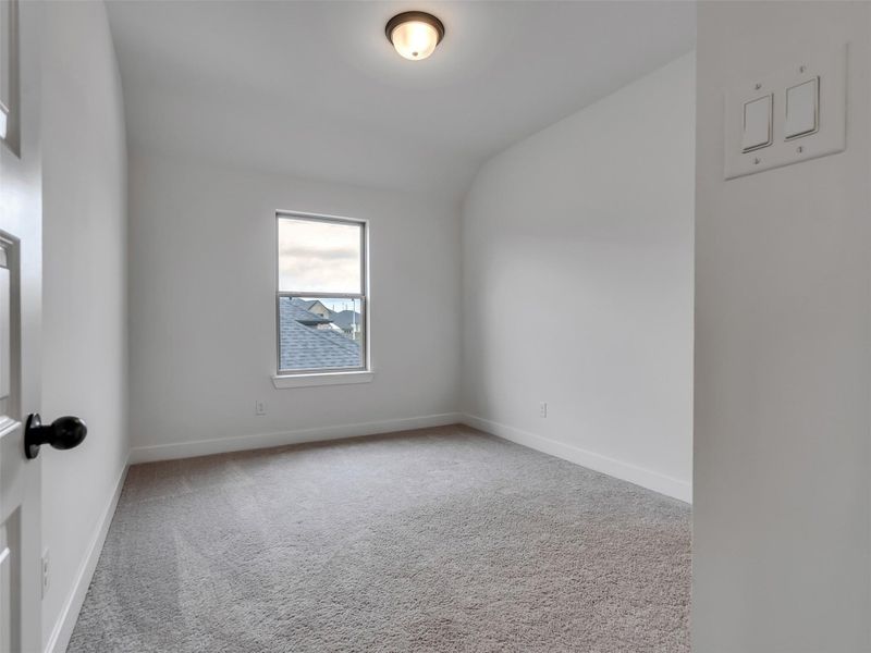Spacious, unfurnished interior of a new home in Cross Creek West, Fulshear (Image 45).