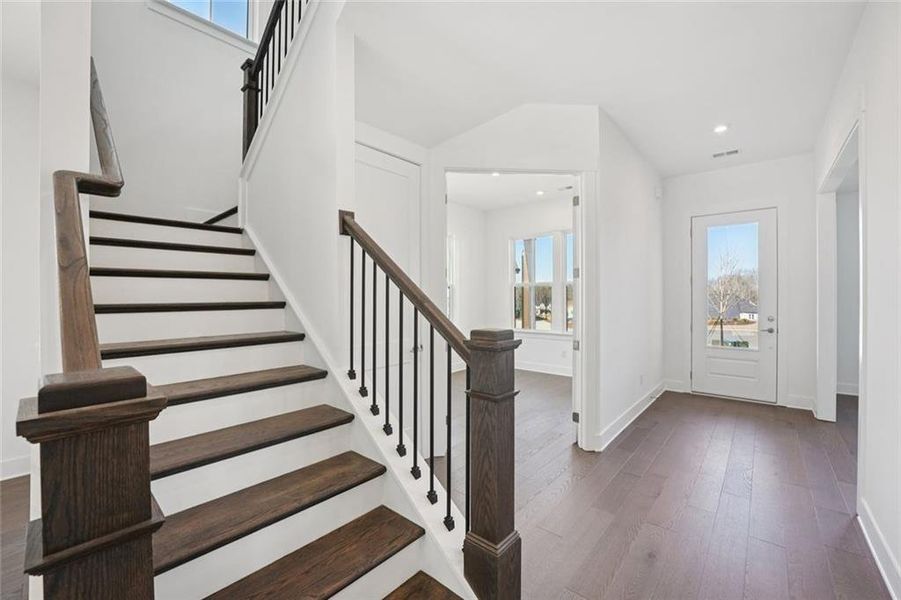 Spacious, unfurnished interior of a new home in Sterling Pointe, Cumming (Image 53).