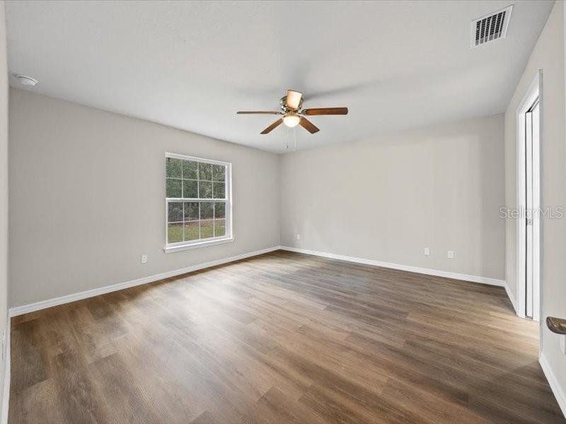 Spacious, unfurnished interior of a new home in , Ocala (Image 27).