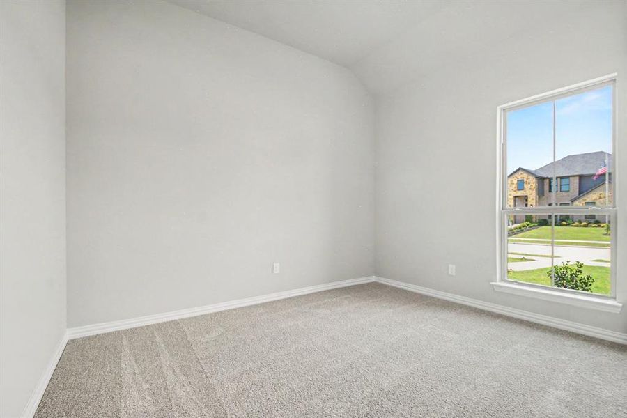 Spacious, unfurnished interior of a new home in Ten Mile Creek Estates, DeSoto (Image 16).