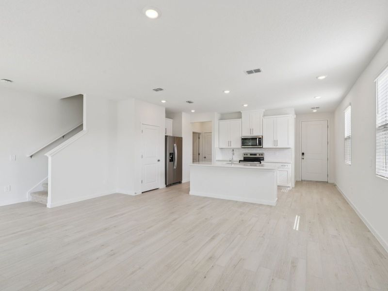 Spacious, unfurnished interior of a new home in Parkside at Shearwater, St. Augustine (Image 7).