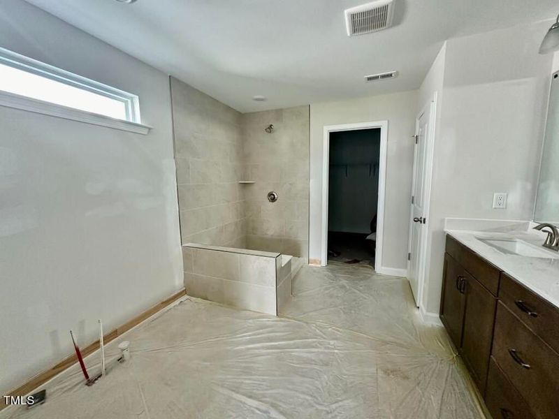 Spacious, unfurnished interior of a new home in Glenmere, Knightdale (Image 67). Spacious, unfurnished interior of a new home in Glenmere, Knightdale (Image 67).