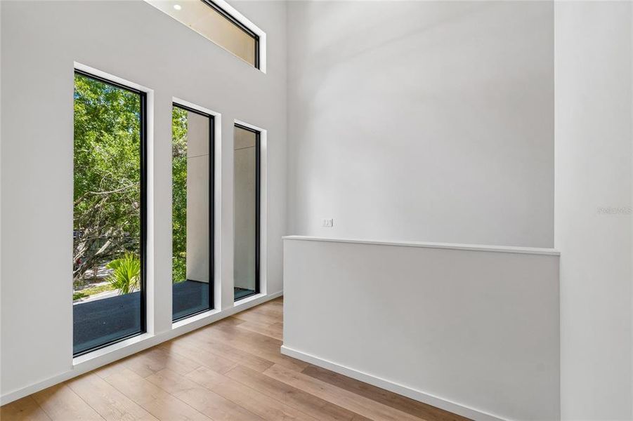 Spacious, unfurnished interior of a new home in , Tampa (Image 70).