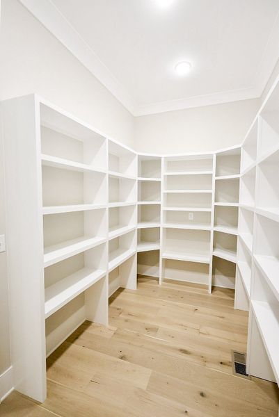 Spacious, unfurnished interior of a new home in Hidden River, Signal Mountain (Image 30). Spacious, unfurnished interior of a new home in Hidden River, Signal Mountain (Image 30).