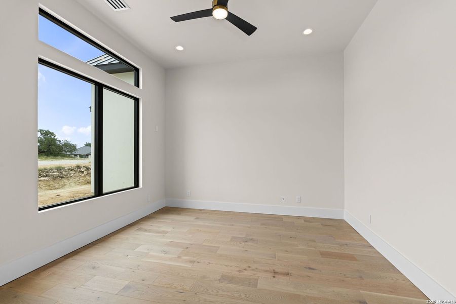 Spacious, unfurnished interior of a new home in , San Antonio (Image 55).