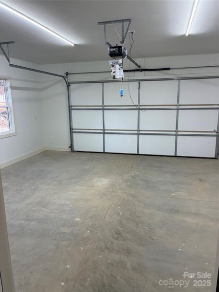 Spacious, unfurnished interior of a new home in , Hendersonville (Image 29).