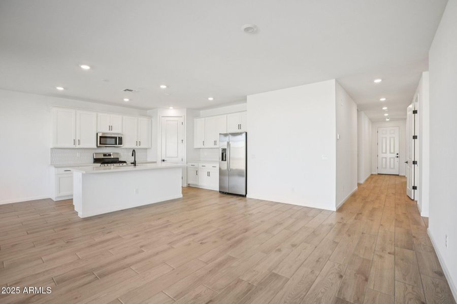 7-web-or-mls-W Bajada Rd-S1012-007