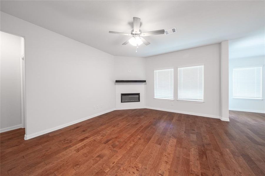 Spacious, unfurnished interior of a new home in Churchill: Meadows 50', Anna (Image 14). Spacious, unfurnished interior of a new home in Churchill: Meadows 50', Anna (Image 14).