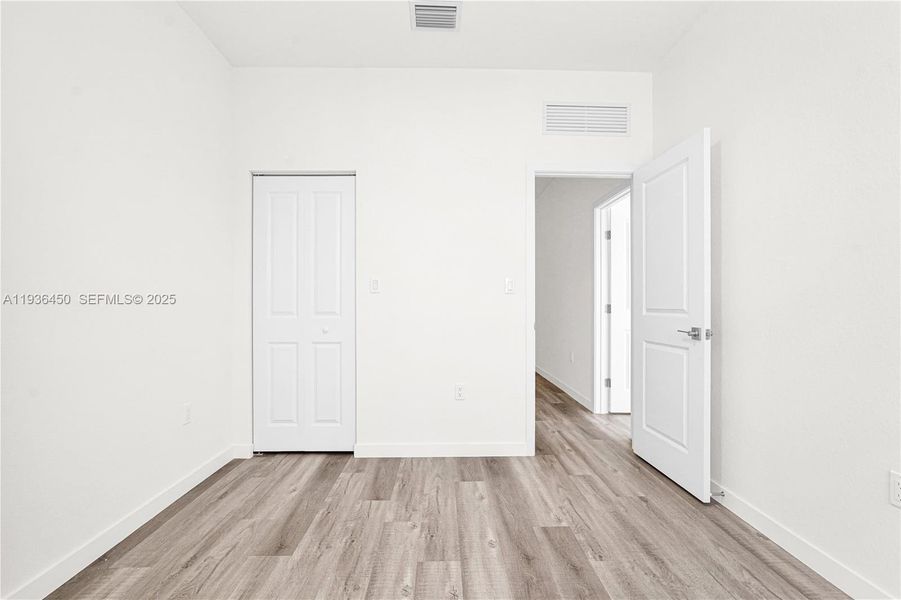 Spacious, unfurnished interior of a new home in , Miami (Image 21).