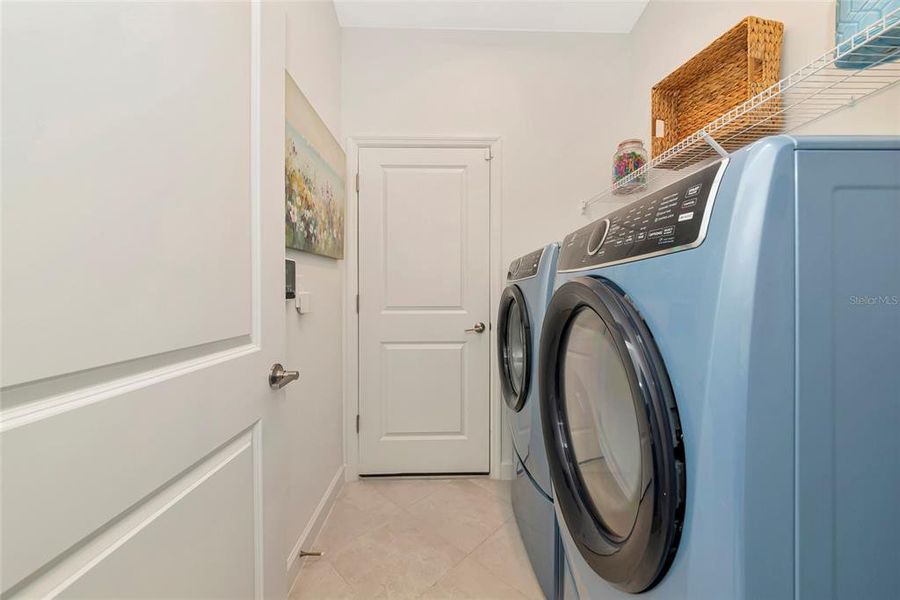 Close-up of interior finishes inside a home in Lorraine Lakes at Lakewood Ranch, Lakewood Ranch (Image 20).