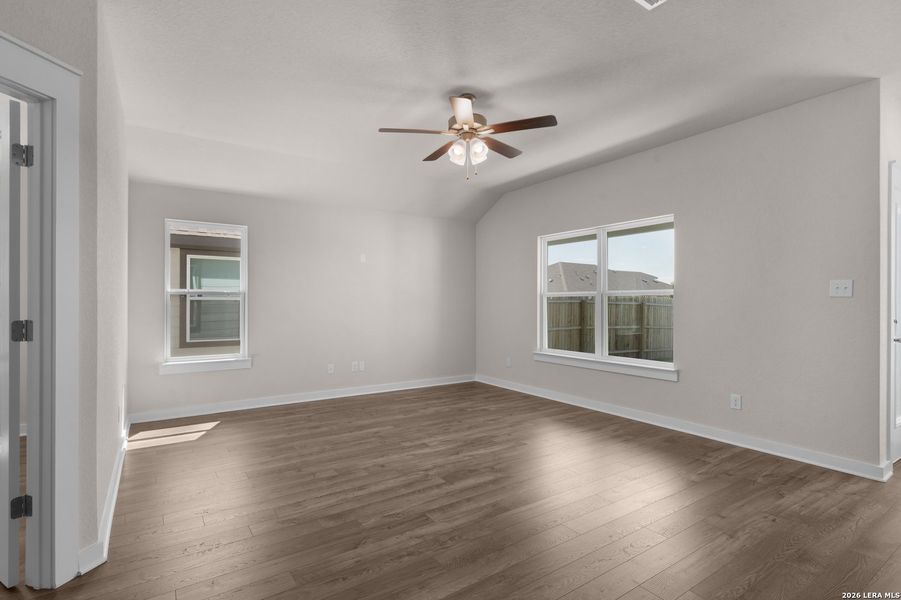 Spacious, unfurnished interior of a new home in Westridge, San Antonio (Image 19).