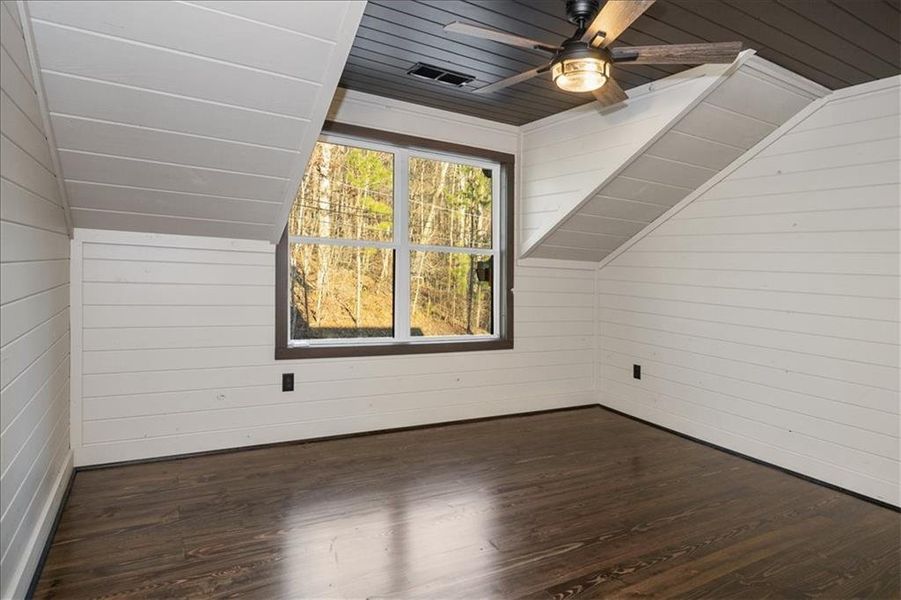 Spacious, unfurnished interior of a new home in , Talking Rock (Image 40).