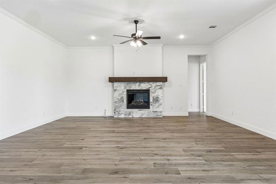 Spacious, unfurnished interior of a new home in Oak Creek Ranch, Midlothian (Image 17). Spacious, unfurnished interior of a new home in Oak Creek Ranch, Midlothian (Image 17).