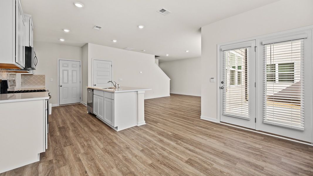 Image 25 representing the Edmon by D.R. Horton in Poplar Preserve, Newnan, GA.