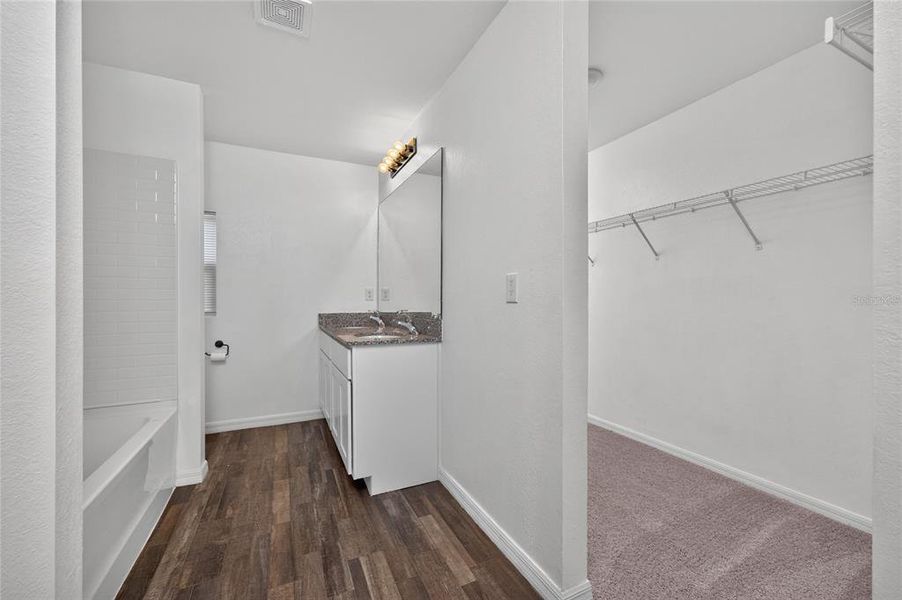 Image 57 of a home in .