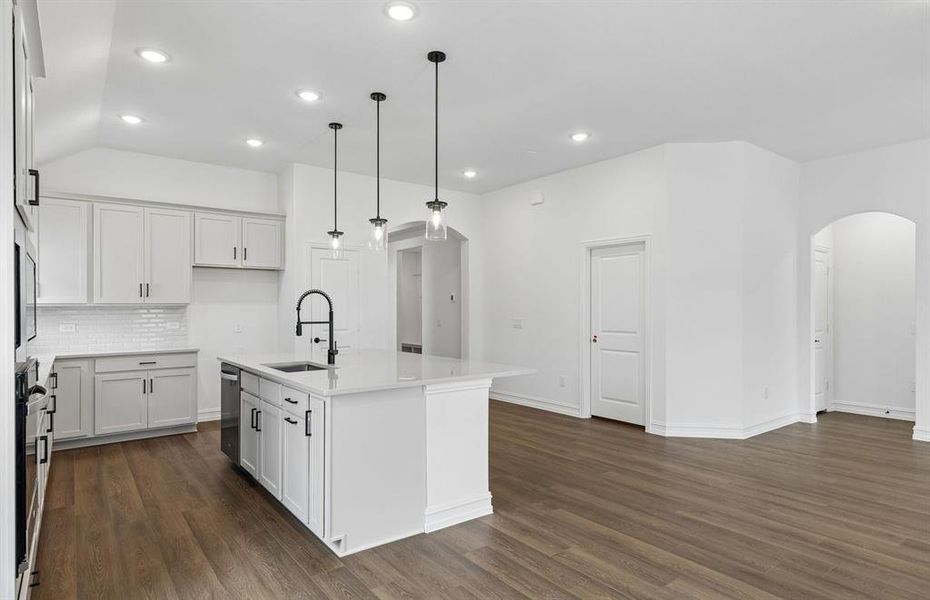 Beautiful pendent lighting in kitchen Beautiful pendent lighting in kitchen