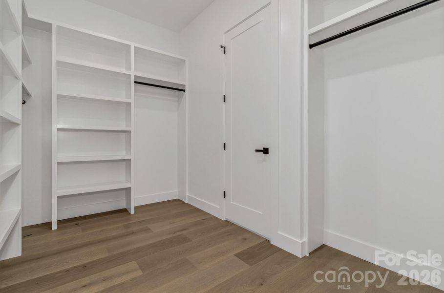 Spacious, unfurnished interior of a new home in , Fairview (Image 35).