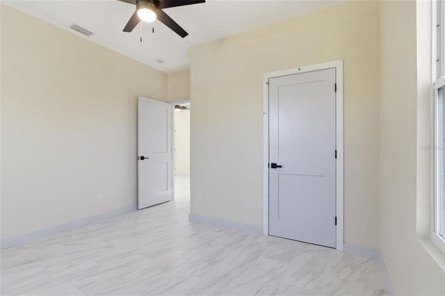 Spacious, unfurnished interior of a new home in , St. Petersburg (Image 32).