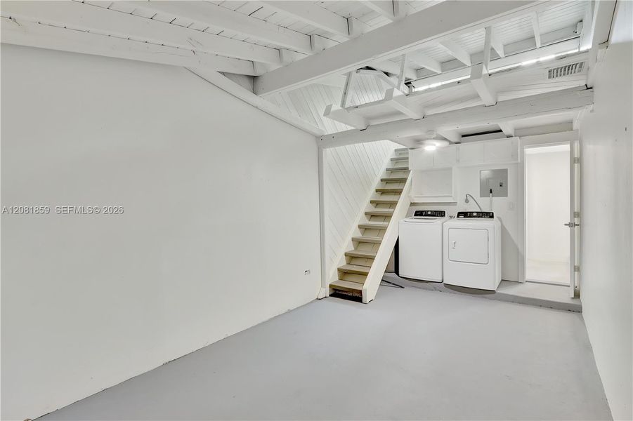 Spacious, unfurnished interior of a new home in , Fort Lauderdale (Image 26).