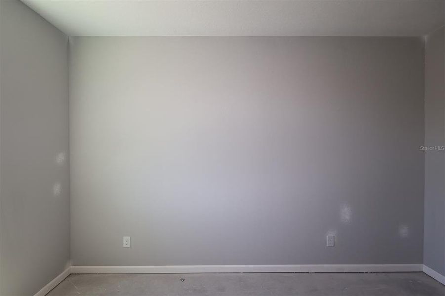 Spacious, unfurnished interior of a new home in Bay Lake Farms, St. Cloud (Image 6).