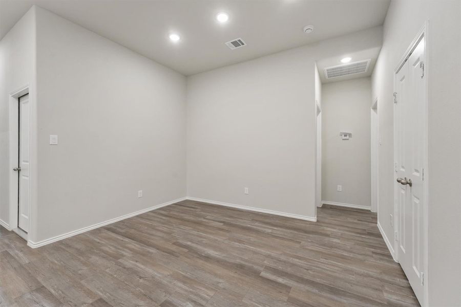 Spacious, unfurnished interior of a new home in , Lufkin (Image 26). Spacious, unfurnished interior of a new home in , Lufkin (Image 26).