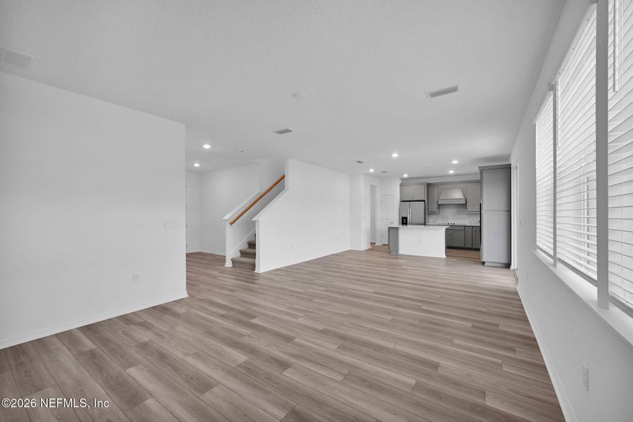 Spacious, unfurnished interior of a new home in Hyland Trail, Green Cove Springs (Image 26).