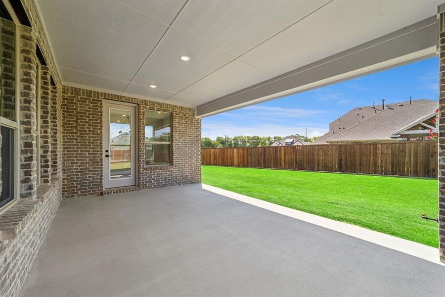Spacious, unfurnished interior of a new home in Lincoln Pointe, Van Alstyne (Image 21).
