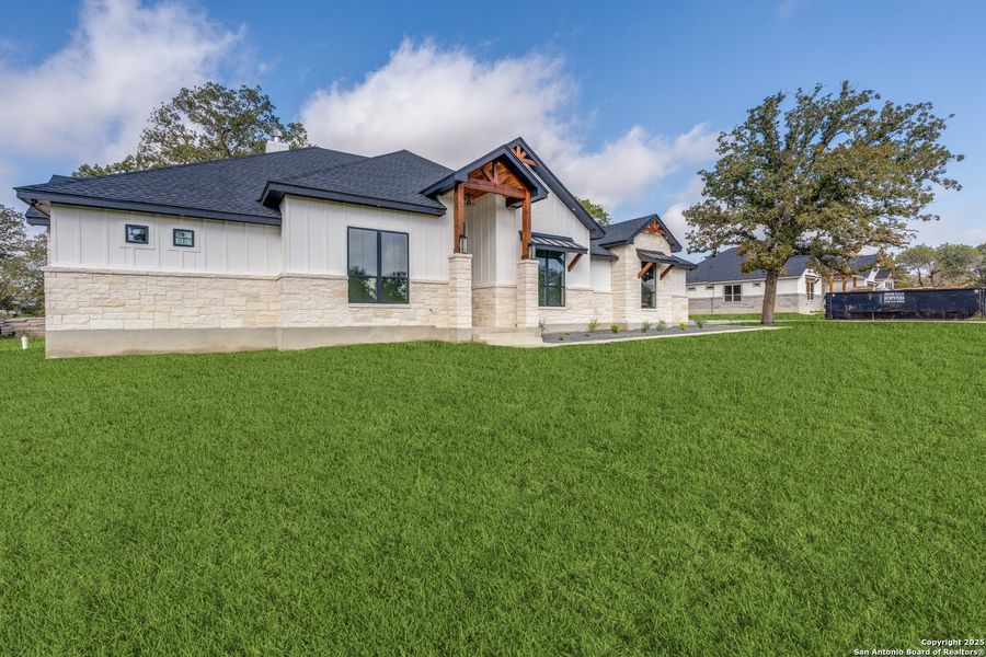 Image 23 of a home in .