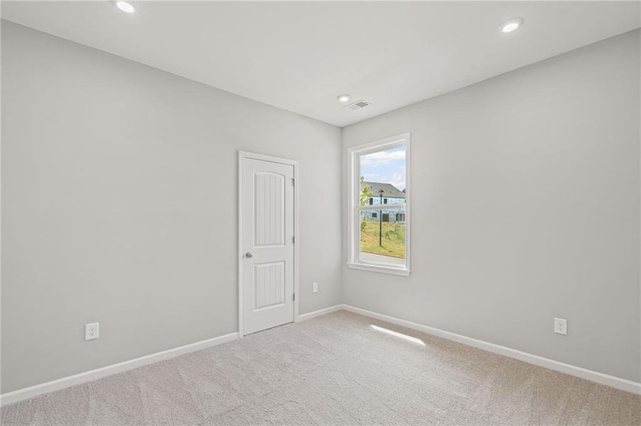 Spacious, unfurnished interior of a new home in Twin Lakes, Hoschton (Image 19). Spacious, unfurnished interior of a new home in Twin Lakes, Hoschton (Image 19).
