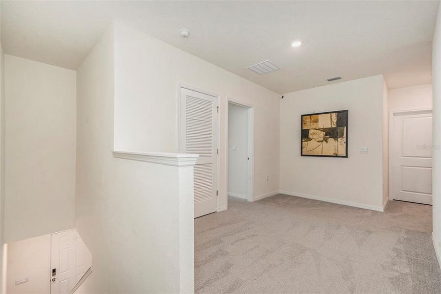 Spacious, unfurnished interior of a new home in Epperson, Wesley Chapel (Image 21).