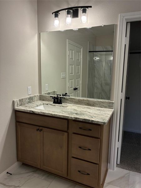 Primary HER'S vanity