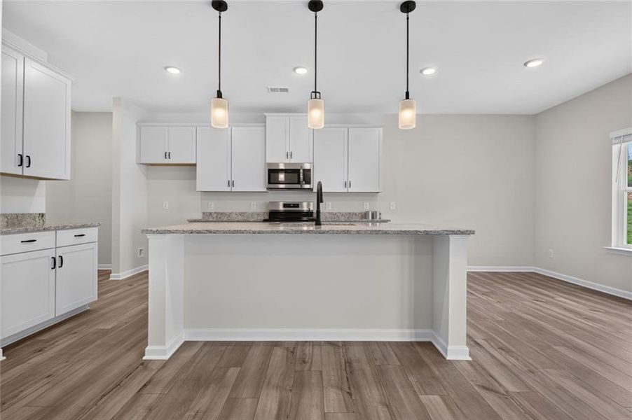 Furnished interior view inside a new home in Saddle Ridge, Calhoun (Image 8).
