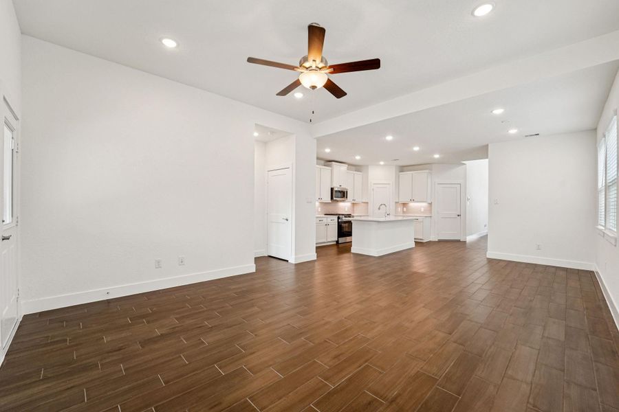 Spacious, unfurnished interior of a new home in The Woodlands Hills, Willis (Image 14). Spacious, unfurnished interior of a new home in The Woodlands Hills, Willis (Image 14).