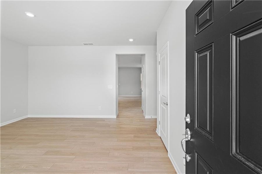 Spacious, unfurnished interior of a new home in Avery Ridge, Gainesville (Image 23).