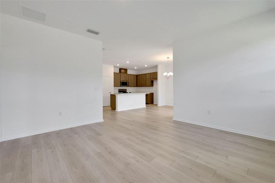 Spacious, unfurnished interior of a new home in Seaport Village, Tavares (Image 12).